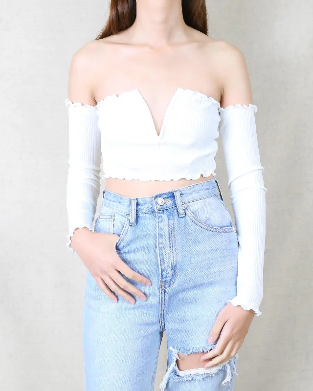 Reverse - Pretty Lady Ribbed Crop Top with Long Sleeves in White Fleece Fabric Down Fabric Feather Fabric Reverse - Pretty Lady Ribbed Crop Top with Long Sleeves in White Fleece Fabric Down Fabric Feather Fabric