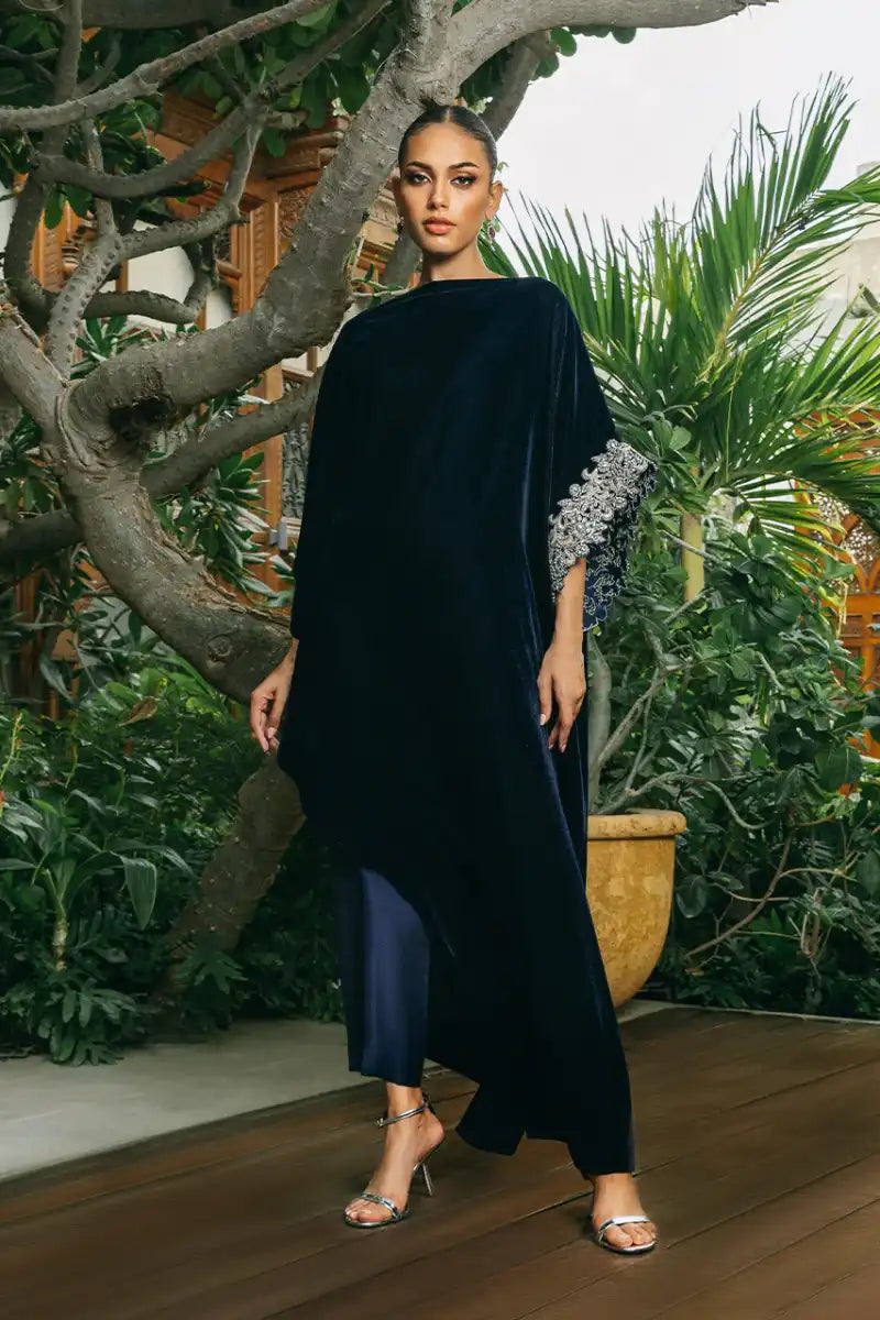 Sania Maskatiya - Orin - Pure Raw Silk & Velvet - midnight blue - Trouser & Kaftan - 2 Piece Trousers Office Stylish Sania Maskatiya - Orin - Pure Raw Silk & Velvet - midnight blue - Trouser & Kaftan - 2 Piece Trousers Office Stylish
