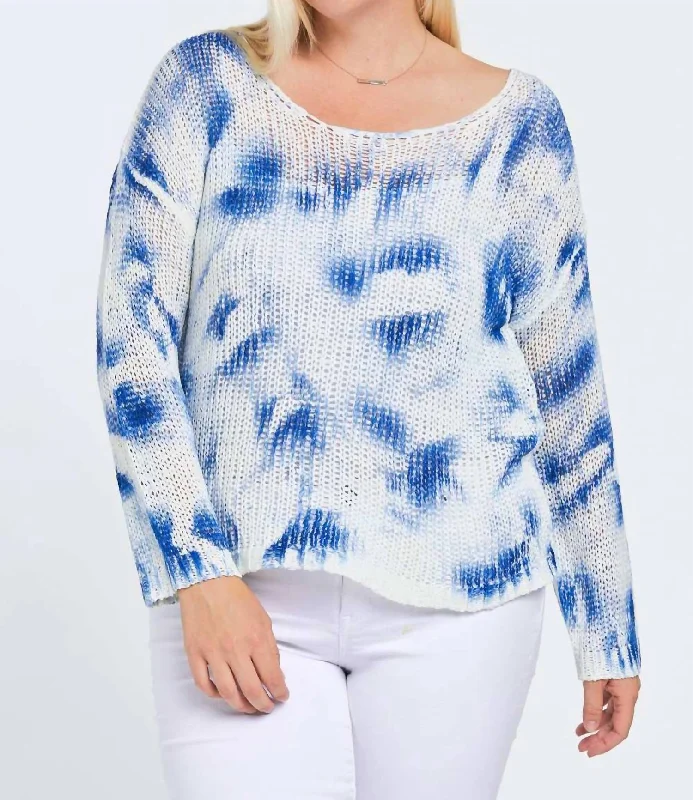 Round Neck Sweater In Blue/white Striped Floral Plaid