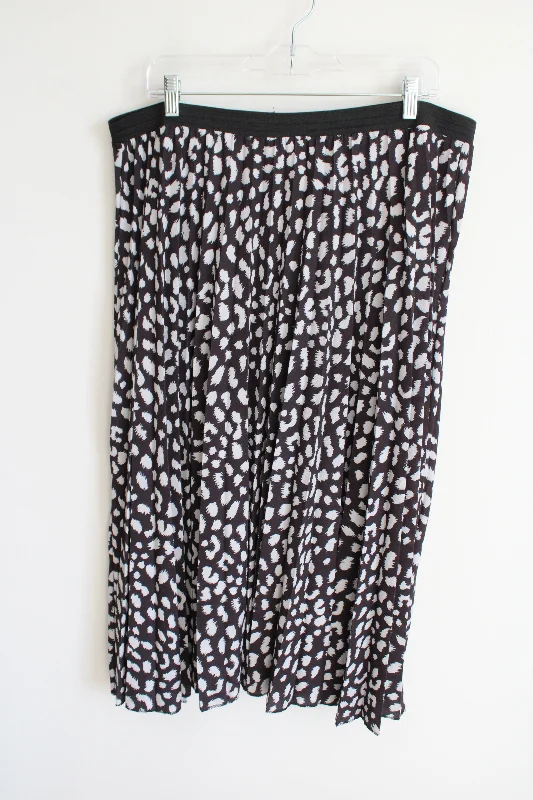 Boohoo Black White Cheetah Print Pleated Skirt | 24 corduroy skirt cozy