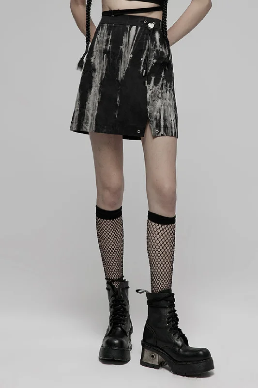 Black/White Hem Side Slit Design Cute Metal Heart Buckle Decoration Tie-Dyed A-Line Short Women's Punk Skirt denim skirt stylish Black/White Hem Side Slit Design Cute Metal Heart Buckle Decoration Tie-Dyed A-Line Short Women's Punk Skirt denim skirt stylish