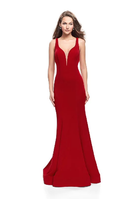 La Femme 25594 - Sweetheart Jersey Mermaid Gown Ruby Red Jersey Shirt