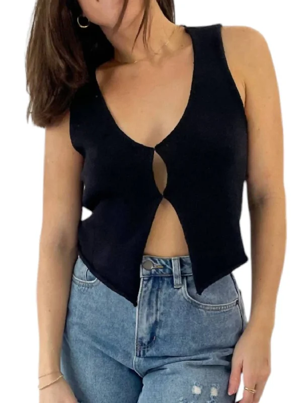 Sleeveless Sweater Tank Top In Black Faux Fur Fabric Real Fur Fabric Shearling Fabric
