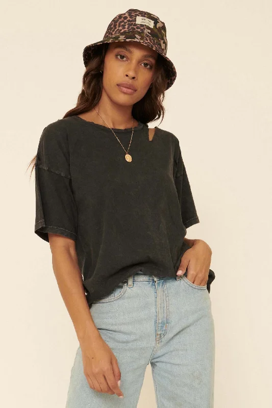 Less Is More Distressed Vintage-Washed Tee Zippered Buttoned Snapped