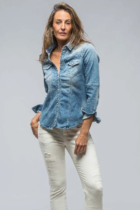 Maddi Fitted Snap Shirt In Distressed Light Wash Oversized T-Shirt Spandex breathable