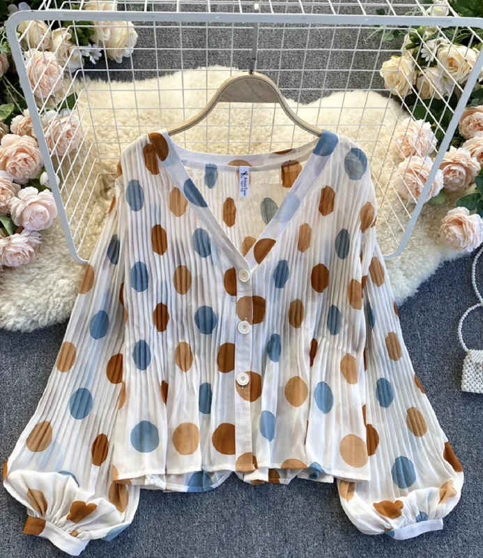 Sweet Polka Dot V Neckline Chiffon Shirt  330 Ribbed T-Shirt High Neck Heavyweight